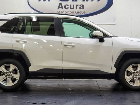 Used 2020 Toyota RAV4 XLE image 3