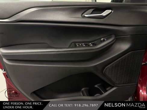 Used 2023 Jeep Grand Cherokee L Laredo image 20