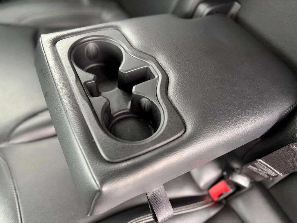 Used 2025 Jeep Compass Limited AWD/4WD image 12