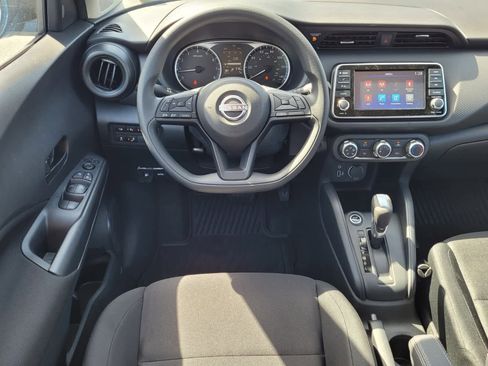 New 2025 Nissan Kicks Play S image 5