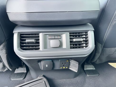 New 2025 Ford F150 Lariat w/ Equipment Group 502A High image 35