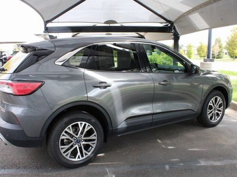 Used 2022 Ford Escape SEL image 16