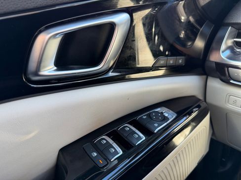 Used 2022 Kia Carnival SX Prestige image 15