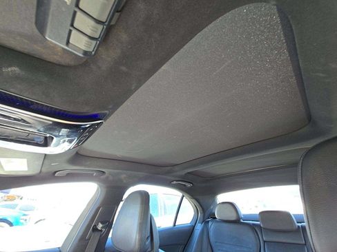 Used 2024 Mercedes-Benz C 300 Sedan image 3