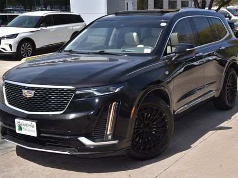 Used 2020 Cadillac XT6 Premium Luxury image 42