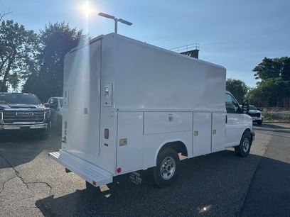 New 2025 GMC Savana 3500 w/ Power Convenience Package