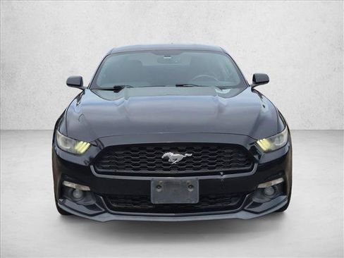 Used 2017 Ford Mustang Coupe RWD image 2