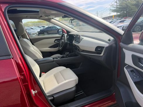 Used 2022 Nissan Rogue SV w/ SV Premium Package AWD/4WD image 28
