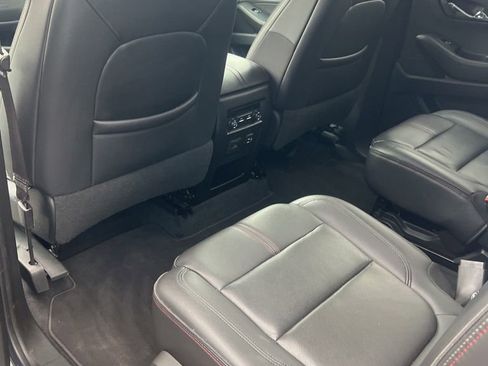 Used 2022 Chevrolet Traverse RS AWD/4WD image 19