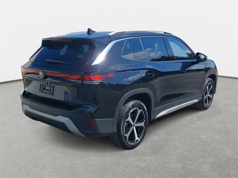 New 2025 Volkswagen Tiguan SE image 5