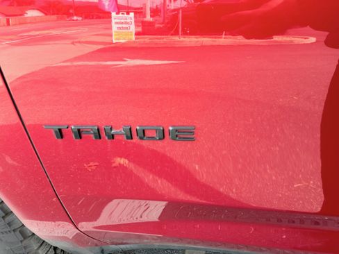 Used 2024 Chevrolet Tahoe Z71 w/ Luxury Package image 40