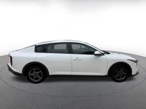 Used 2025 Kia K4 FWD image 16