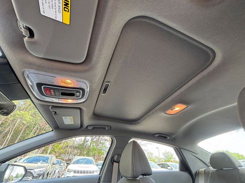 Used 2025 Hyundai Elantra SEL FWD image 30