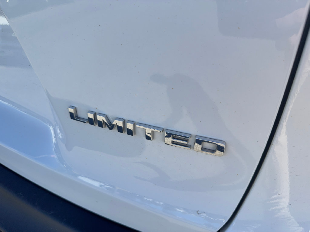Used 2021 Jeep Cherokee Limited AWD/4WD image 9