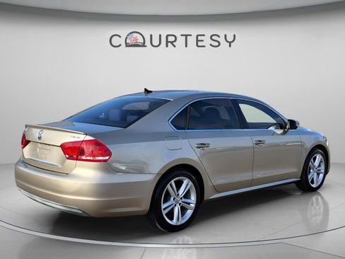 Used 2015 Volkswagen Passat TDI SE FWD image 7
