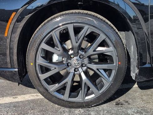 New 2026 Toyota Crown Signia Limited image 10