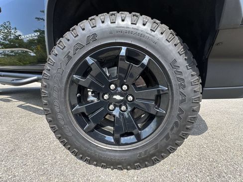 Used 2021 Chevrolet Colorado ZR2 w/ ZR2 Midnight Special Edition AWD/4WD image 19