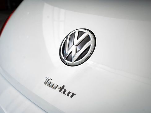 Used 2017 Volkswagen Beetle 1.8T S image 10