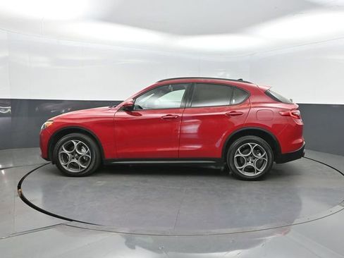 Used 2023 Alfa Romeo Stelvio Sprint image 2