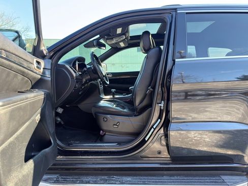 Used 2014 Jeep Grand Cherokee Overland w/ Advanced Technology Group AWD/4WD image 10