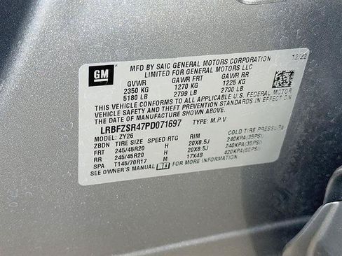 Used 2023 Buick Envision Avenir AWD/4WD image 34