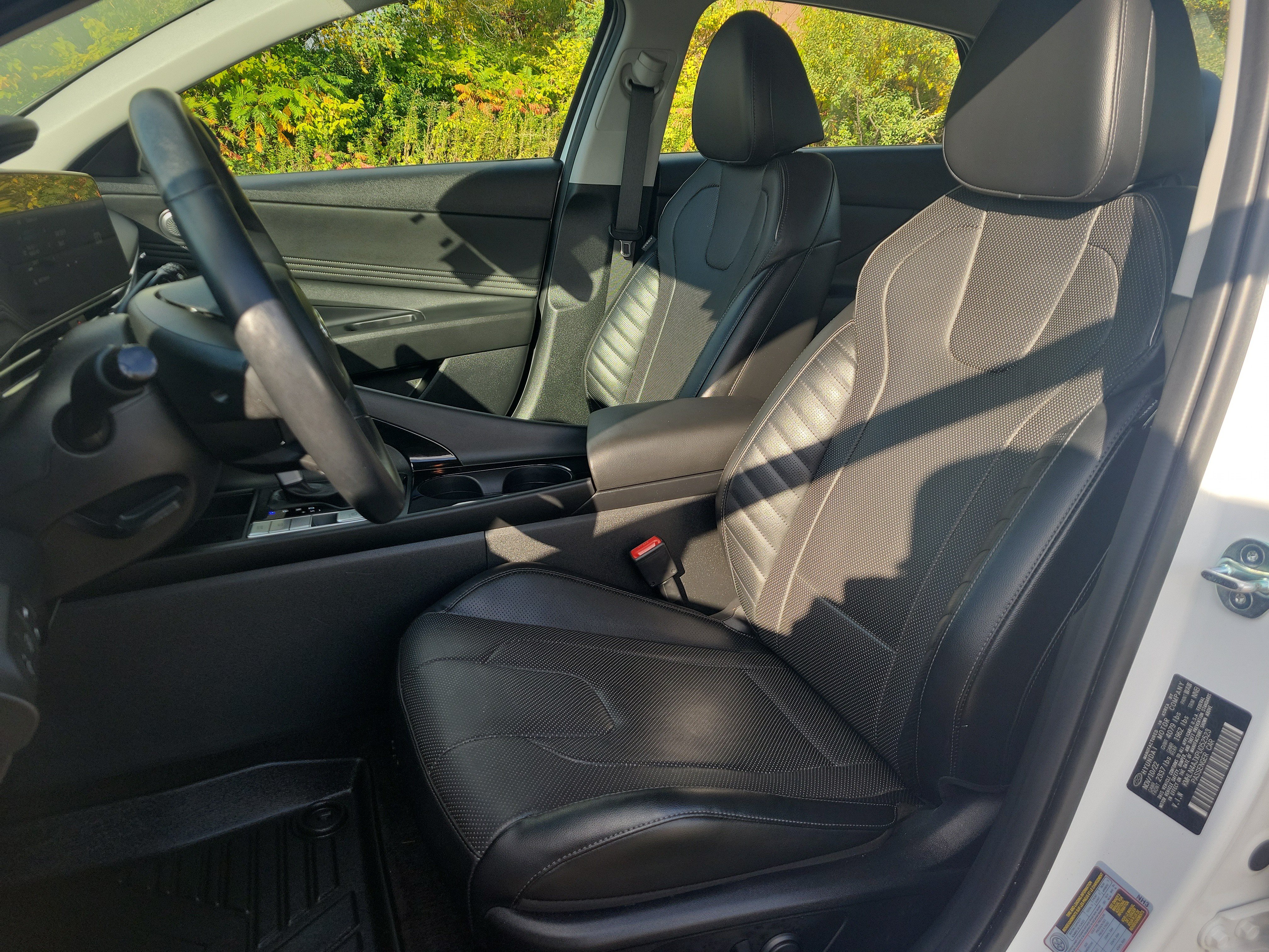 Used 2023 Hyundai Elantra Limited FWD image 14