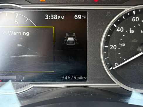 Used 2025 Nissan Versa SV FWD image 37