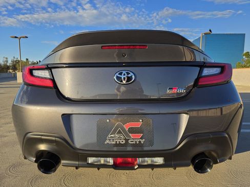 Used 2024 Toyota GR86 Premium image 8