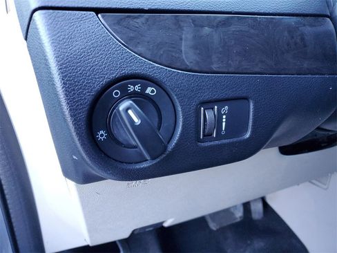 Used 2020 Dodge Grand Caravan SE image 8