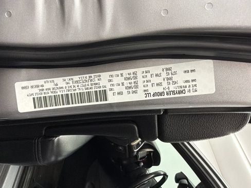 Used 2014 Jeep Grand Cherokee Altitude AWD/4WD image 25