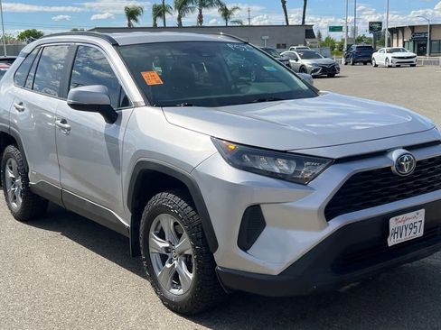 Used 2022 Toyota RAV4 LE image 3