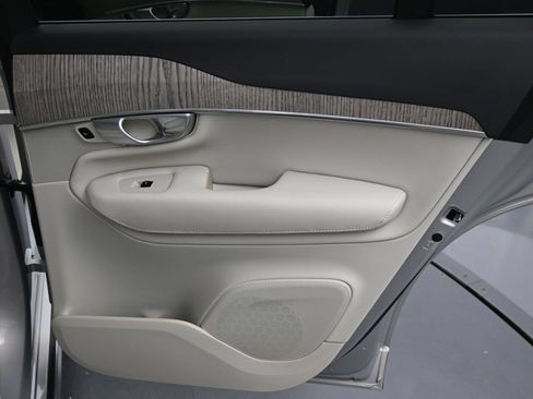 Certified 2024 Volvo XC90 B6 Plus AWD/4WD image 16