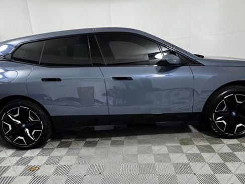 Used 2023 BMW iX xDrive50 w/ Sport Package image 8