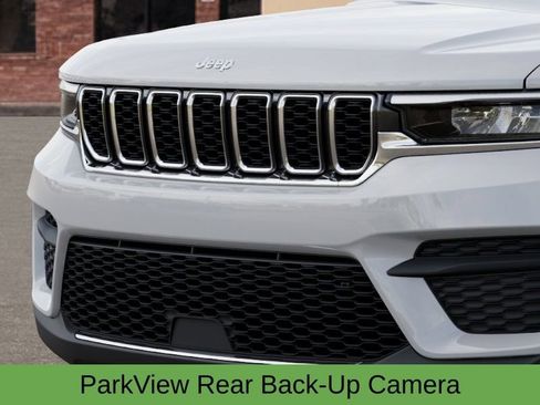 New 2025 Jeep Grand Cherokee Laredo X w/ Luxury Tech Group I AWD/4WD image 13