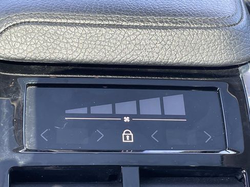 Used 2018 Volvo XC60 T5 Inscription w/ Convenience Package AWD/4WD image 13