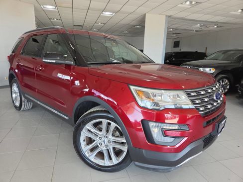 Used 2016 Ford Explorer XLT w/ Equipment Group 202A AWD/4WD image 1