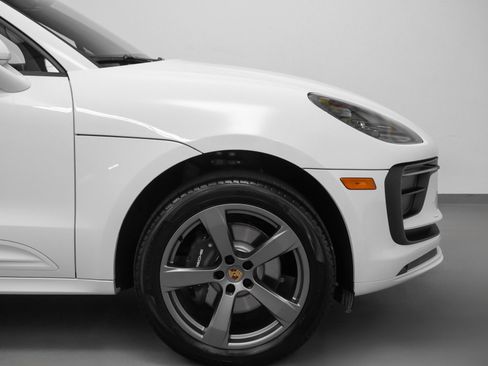 Used 2025 Porsche Macan image 14