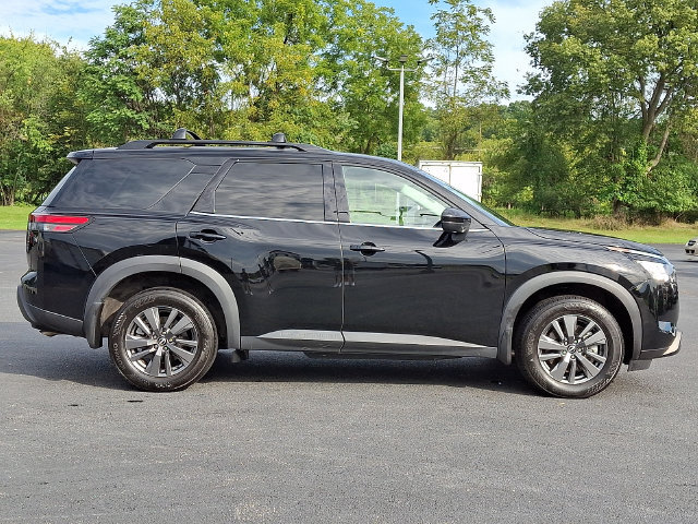 Used 2024 Nissan Pathfinder SV AWD/4WD image 10