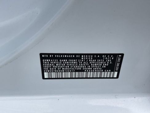 Used 2019 Volkswagen Jetta SE w/ Cold Weather Package FWD image 32