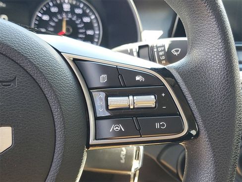 Used 2024 Kia Forte LXS w/ LXS Technology Package image 19