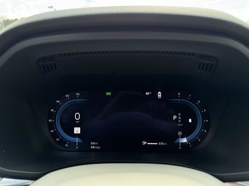 Used 2023 Volvo XC60 B5 Plus image 21