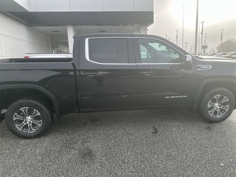 New 2026 GMC Sierra 1500 SLE image 7