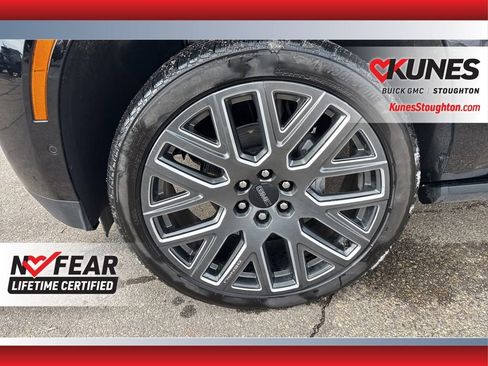 Used 2025 GMC Yukon XL Denali Ultimate w/ LPO, Floor Liner Package image 16