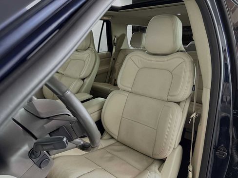 Used 2021 Lincoln Navigator Reserve w/ Luxury Package AWD/4WD image 11