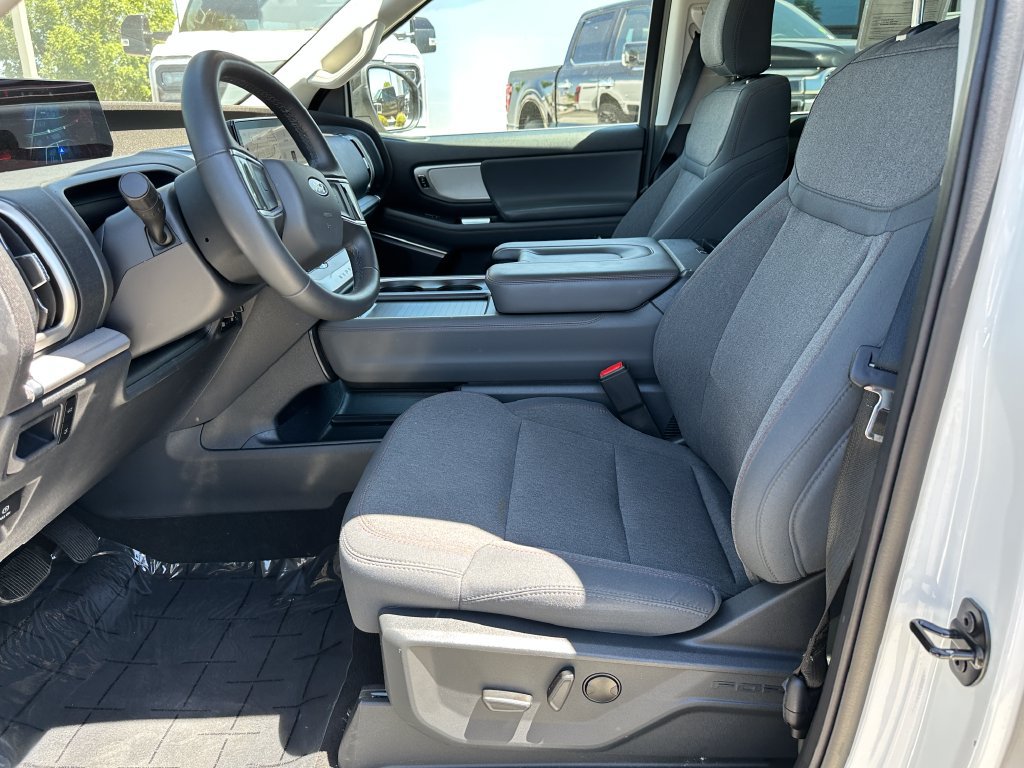 Used 2025 Ford Expedition Active RWD image 27