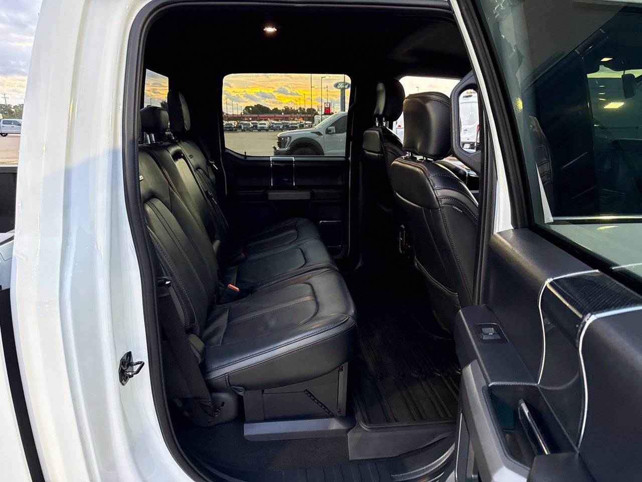 Used 2022 Ford F350 Platinum w/ FX4 Off-Road Package AWD/4WD image 11