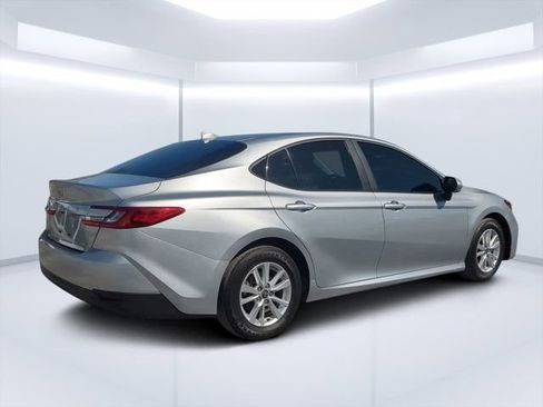 Used 2025 Toyota Camry LE FWD image 3