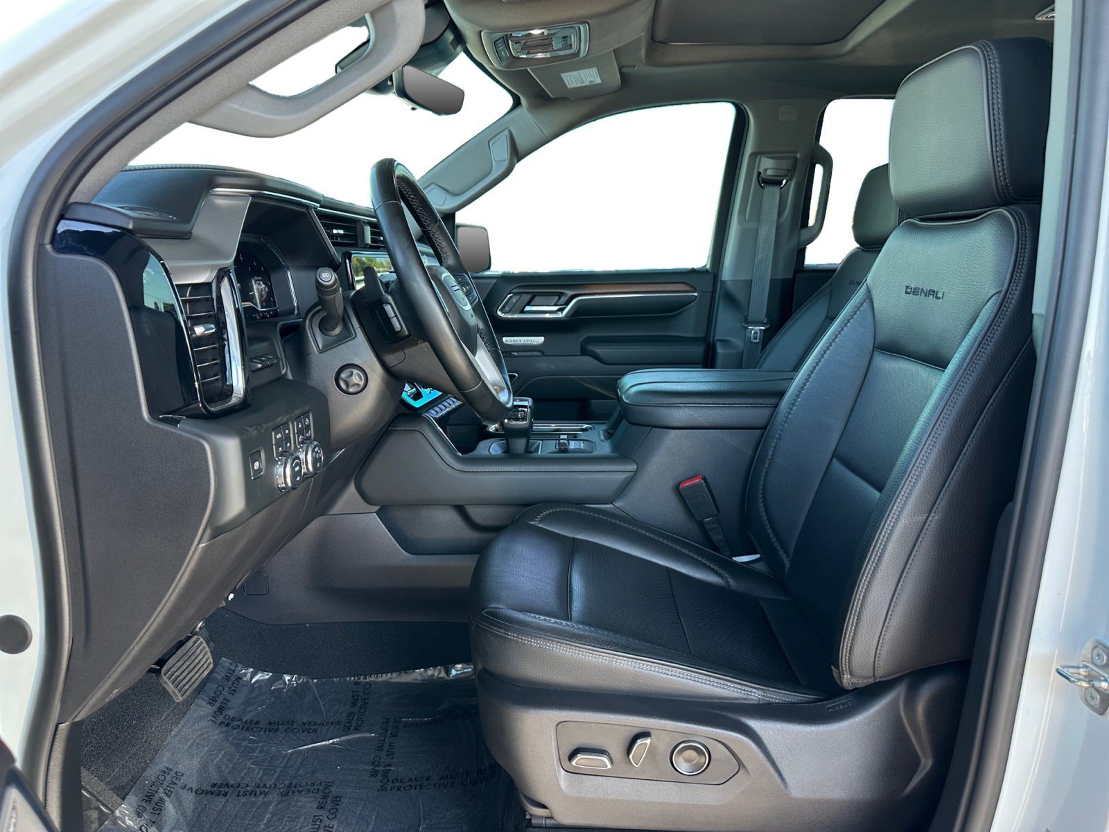 Used 2024 GMC Sierra 1500 Denali w/ Denali Reserve Package AWD/4WD image 9