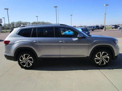 Used 2021 Volkswagen Atlas SEL Premium AWD/4WD image 6