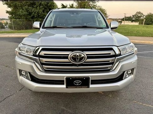 Used 2017 Toyota Land Cruiser image 2